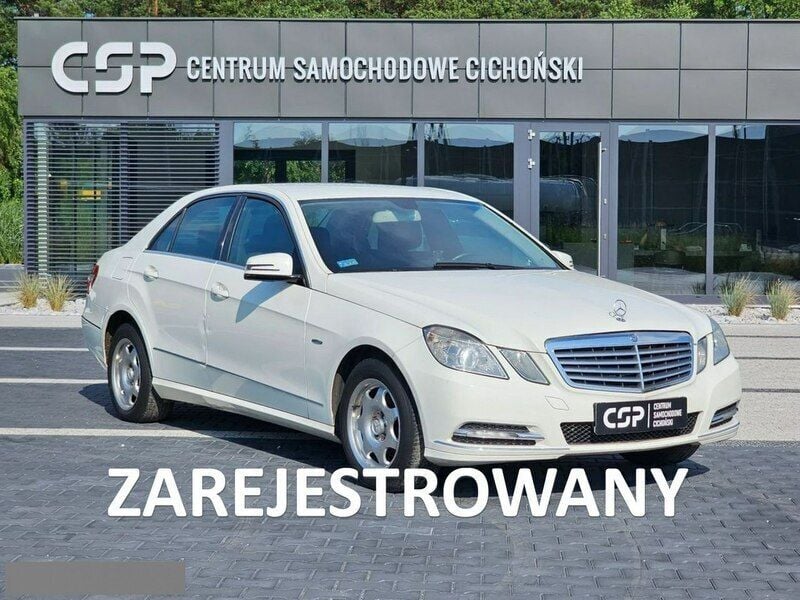 Biały Używany 2011 Mercedes E220 Sedan/Limuzyna | 25 000 zł - Obraz 1/4