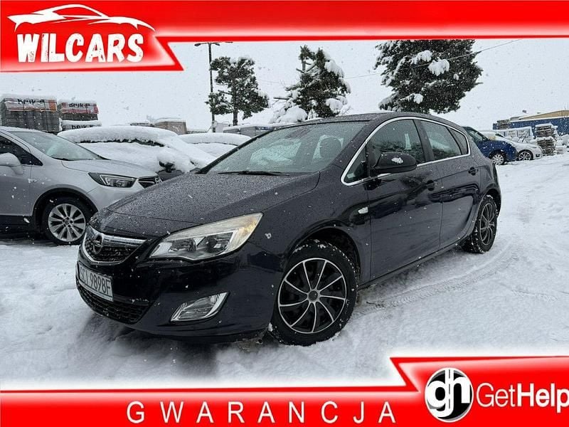 Używany Opel Astra 125 KM (91 kW) 2012 Czarny Hatchback