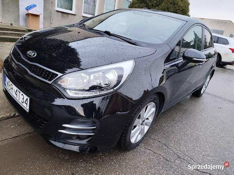 Używany Kia Rio 2017 Czarny Hatchback