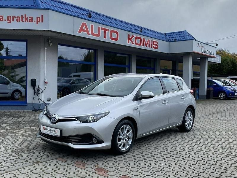 Szary Używany 2016 Toyota Auris Hatchback | 53 900 zł - Obraz 1/4