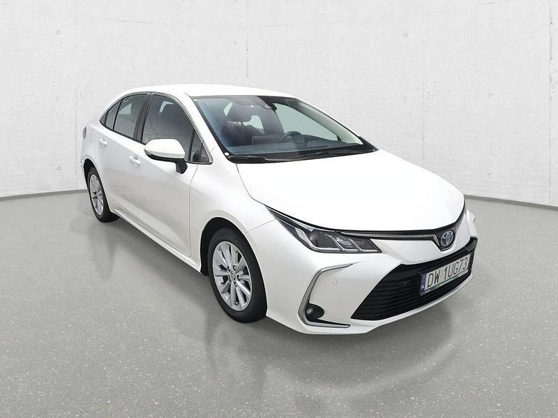 Biały Używany 2022 Toyota Corolla Sedan/Limuzyna | 73 900 zł (Dobra cena) - Obraz 1/4