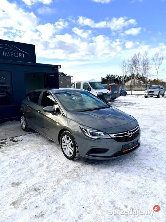Używany Opel Astra 2018 Szary Hatchback