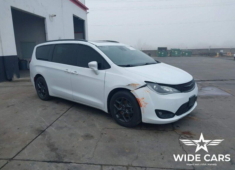 Biały (metalik) Używany 2018 Chrysler Pacifica SUV | 46 100 zł - Obraz 1/4