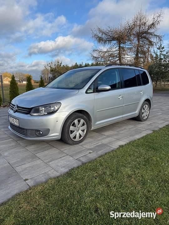Używany VW Touran 2010 Srebrny Minivan