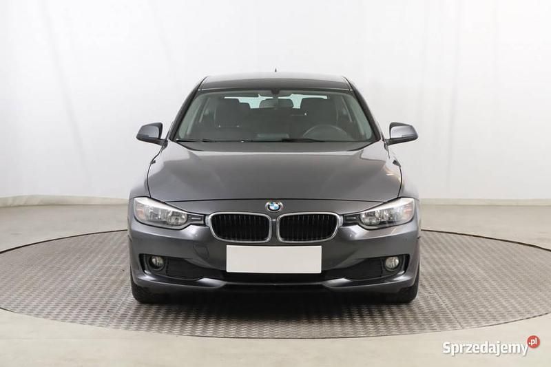 Używany BMW 318 2014 Szary Kombi