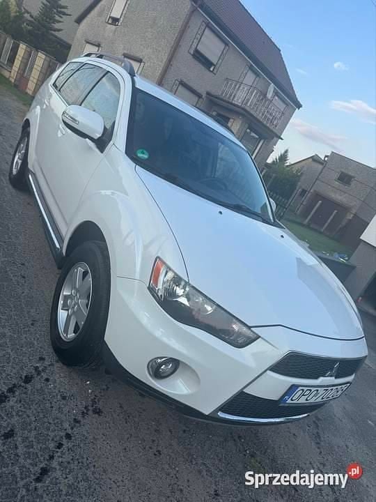 Biały Używany 2011 Mitsubishi Outlander Intense SUV | 25 500 zł (Dobra cena) - Obraz 1/4