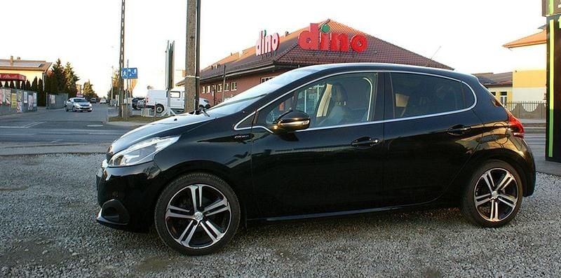 Używany Peugeot 208 110 KM (80 kW) 2018 Czarny (metalik) Hatchback