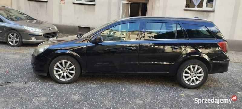 Czarny Używany 2005 Opel Astra Kombi | 5000 zł (Uczciwa cena) - Obraz 1/4