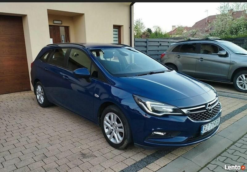 Używany Opel Astra Enjoy 2019 Niebieski Kombi
