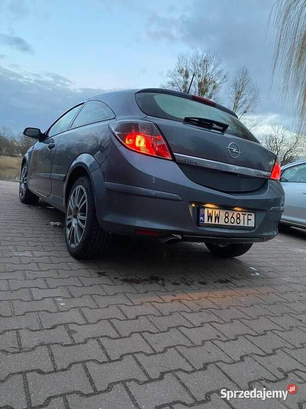 Używany Opel Astra GTC 170 KM (125 kW) 2005