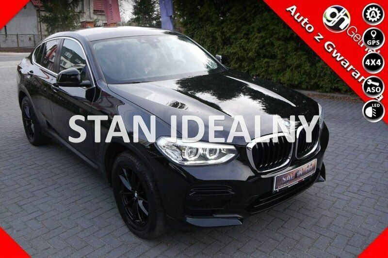 Czarny (metalik, perła) Używany 2019 BMW 120 Hatchback | 124 800 zł - Obraz 1/4