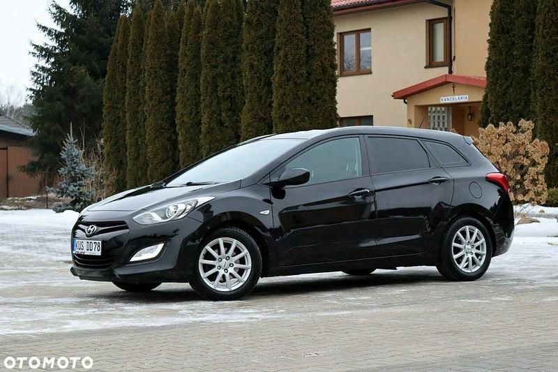Używany Hyundai i30 99 KM (72 kW) 2012 Czarny Kombi