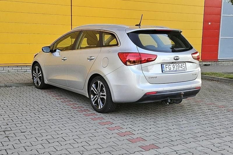 Używany Kia Ceed Sportswagon 2014 Srebrny Kombi