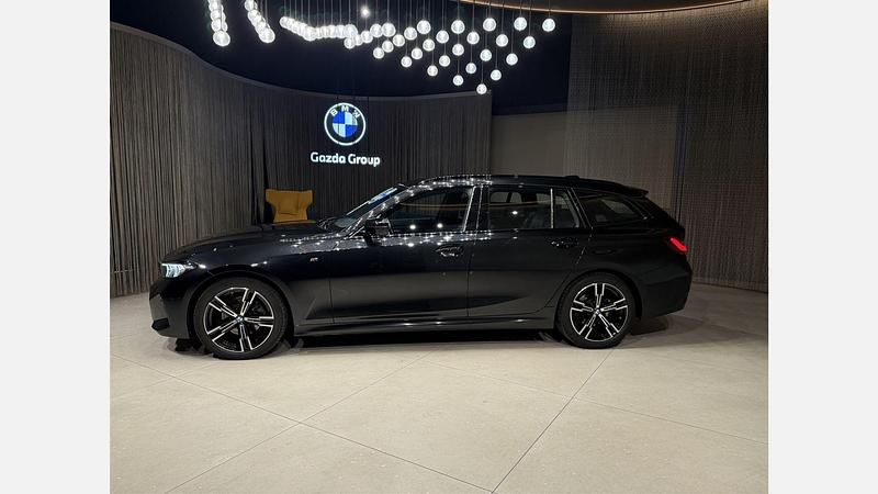 Używany BMW 320 Comfort Edition 190 KM (139 kW) 2022 Czarny szafir metalizowany Kombi