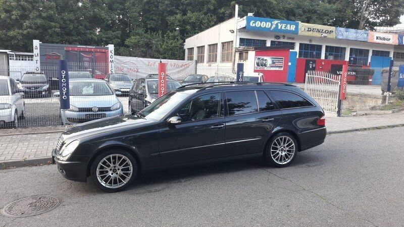 Używany Mercedes E220 Elegance 150 KM (110 kW) 2004 Grafitowy Sedan/Limuzyna
