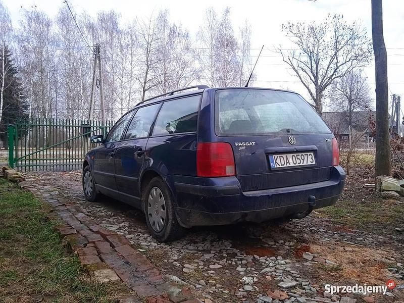 Używany VW Passat 2000 Granatowy Kombi
