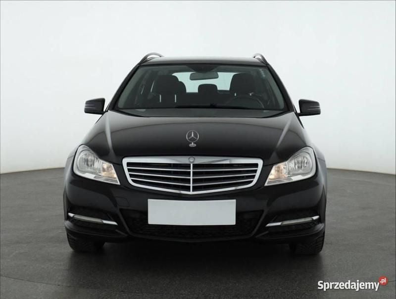 Czarny Używany 2011 Mercedes C180 Kombi | 35 999 zł (Uczciwa cena) - Obraz 1/4