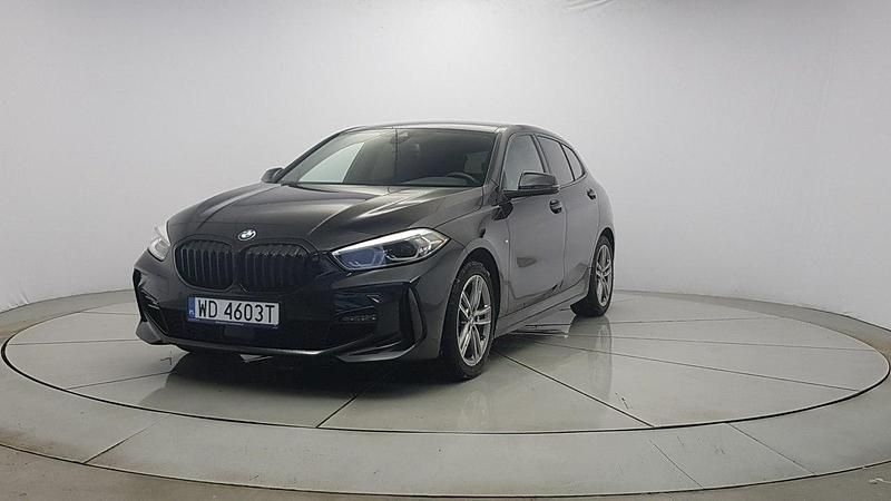 Używany BMW 118 M Sport 136 KM (100 kW) 2023 Czarny Hatchback