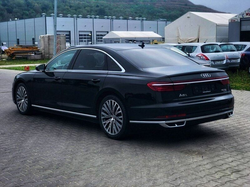 Używany Audi A8 286 KM (210 kW) 2019 Czarny (metalik) Sedan/Limuzyna