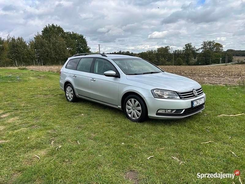 Srebrny Używany 2011 VW Passat Kombi | 19 900 zł (Dobra cena) - Obraz 1/4