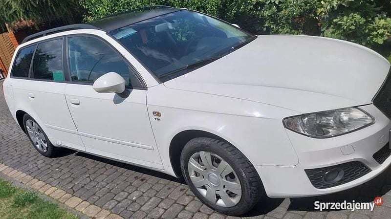 Biały Używany 2010 Seat Exeo Kombi | 12 000 zł (Super Cena) - Obraz 1/4