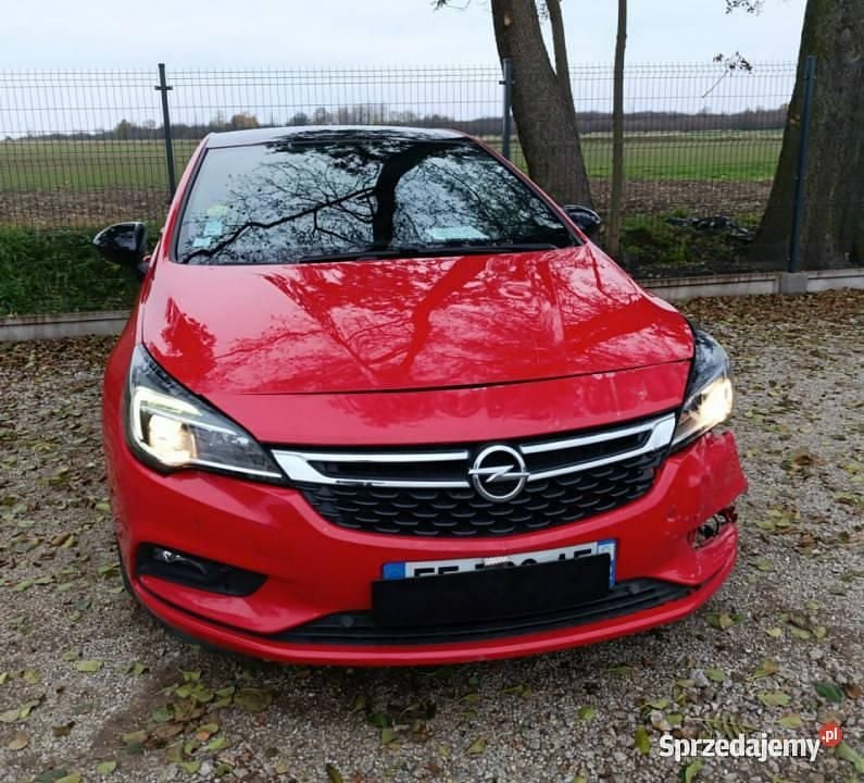 Czerwony Używany 2019 Opel Astra Edition Hatchback | 29 999 zł - Obraz 1/4