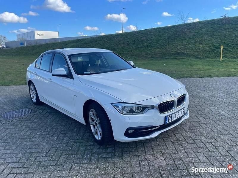 Używany BMW 330 Comfort Edition 2017