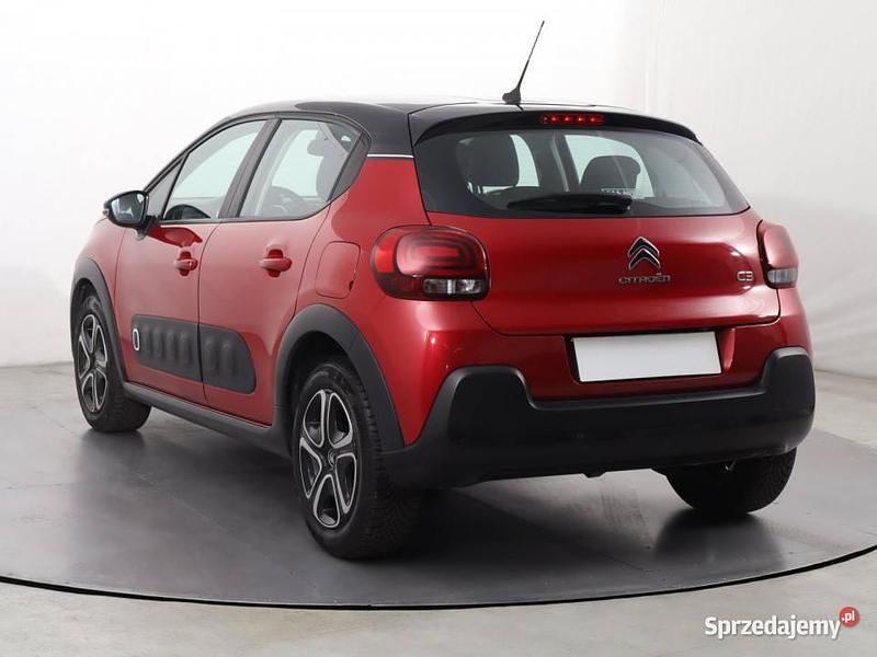 Używany Citroën C3 PureTech 2019 Czerwony Hatchback