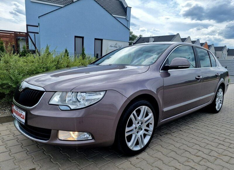 Fioletowy Używany 2012 Skoda Superb Hatchback | 34 990 zł (Dobra cena) - Obraz 1/4