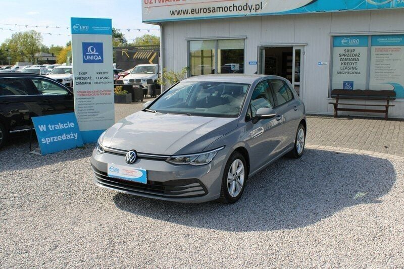 Szary (metalik) Używany 2022 VW Golf VIII Hatchback | 56 829 zł (Uczciwa cena) - Obraz 1/3