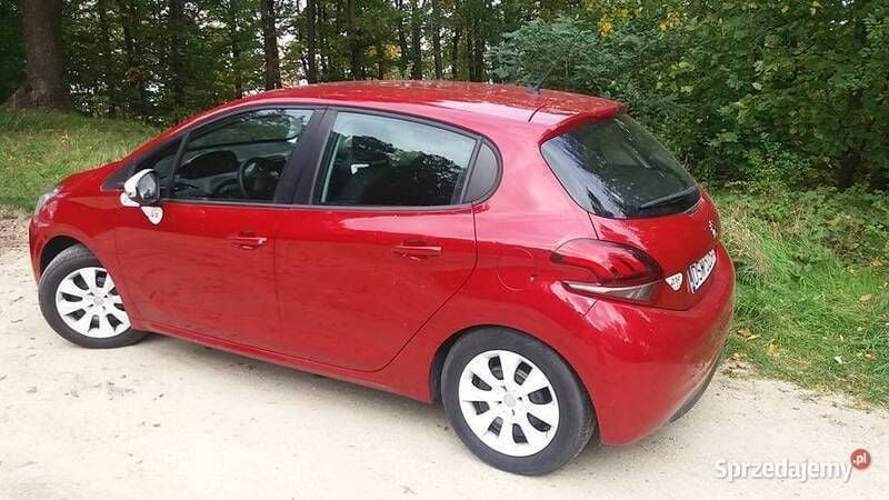 Używany Peugeot 208 2017 Czerwony Hatchback
