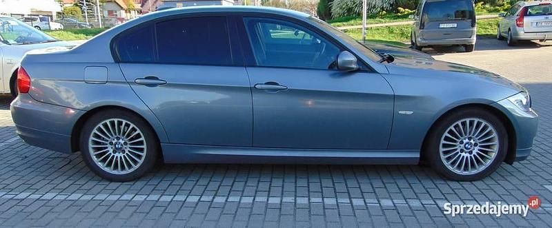 Używany 2010 BMW 318 | 21 000 zł (Uczciwa cena) - Obraz 1/4