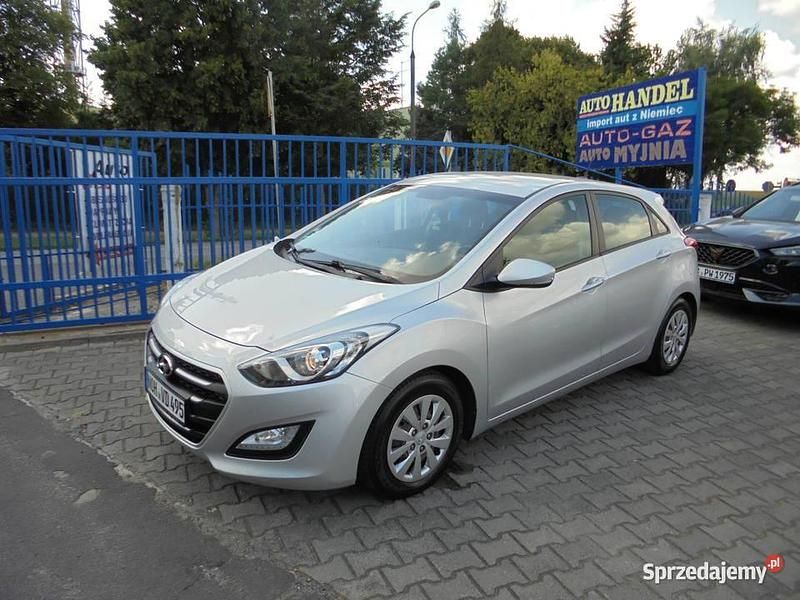 Srebrny Używany 2016 Hyundai i30 Comfort Hatchback | 38 900 zł (Uczciwa cena) - Obraz 1/4