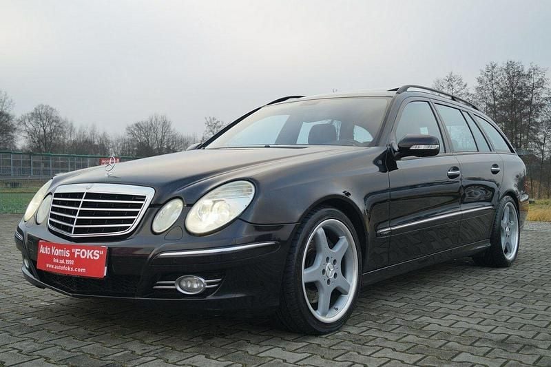 Używany Mercedes E320 Avantgarde 2007 Brązowobeżowy Kombi