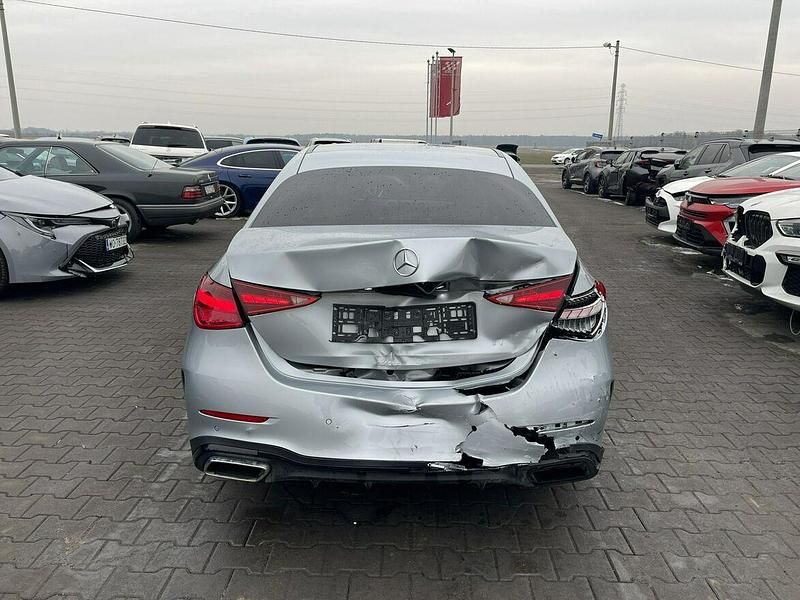 Używany Mercedes C200 AMG line 204 KM (150 kW) 2023 Srebrny (metalik) Sedan/Limuzyna