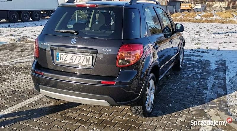 Używany 2011 Suzuki SX4 Comfort | 28 900 zł (Uczciwa cena) - Obraz 1/4