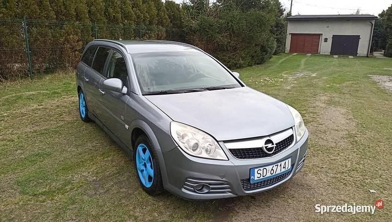 Używany Opel Vectra 120 KM (88 kW) 2007 Srebrny Kombi