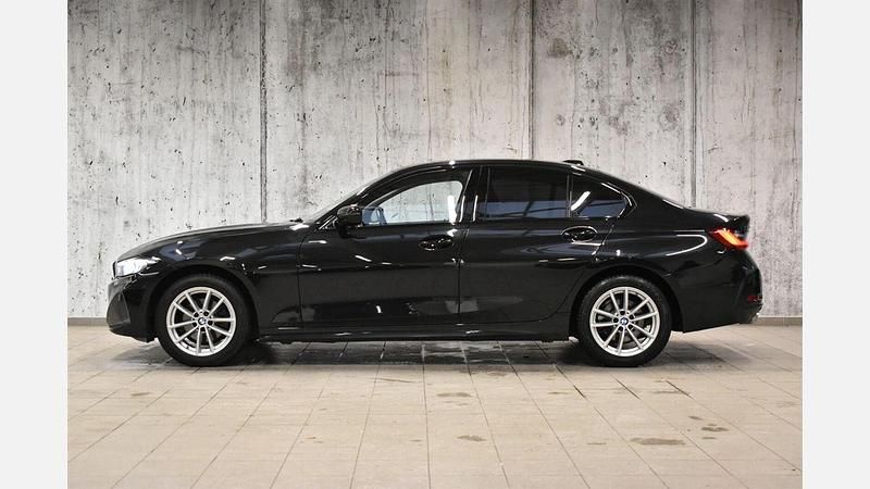 Używany BMW 320 Shadowline 184 KM (135 kW) 2022 Czarny szafir metalizowany Sedan/Limuzyna