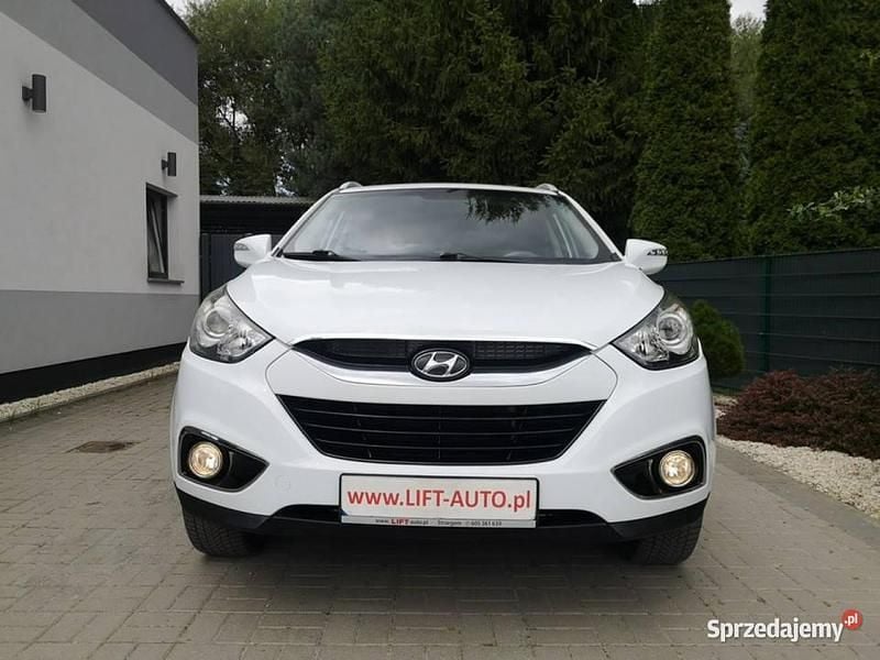 Biały Używany 2010 Hyundai ix35 SUV | 32 900 zł (Dość drogi) - Obraz 1/4
