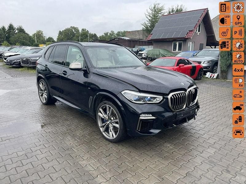 Czarny (metalik) Używany 2021 BMW X5 M50 SUV | 169 900 zł - Obraz 1/4