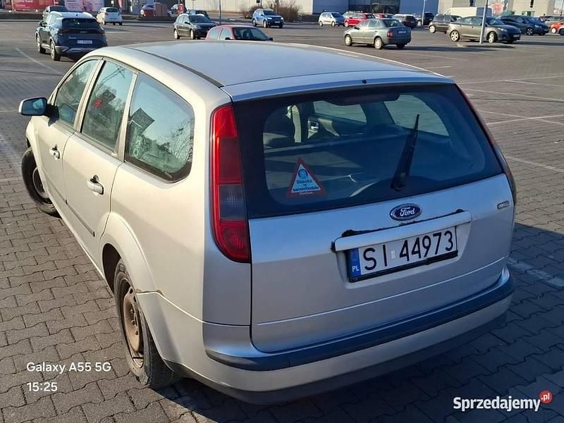 Srebrny Używany 2006 Ford Focus Kombi | 2500 zł (Dobra cena) - Obraz 1/4