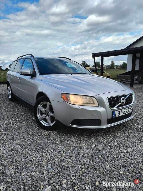 Srebrny Używany 2010 Volvo V70 Kombi | 17 800 zł - Obraz 1/4