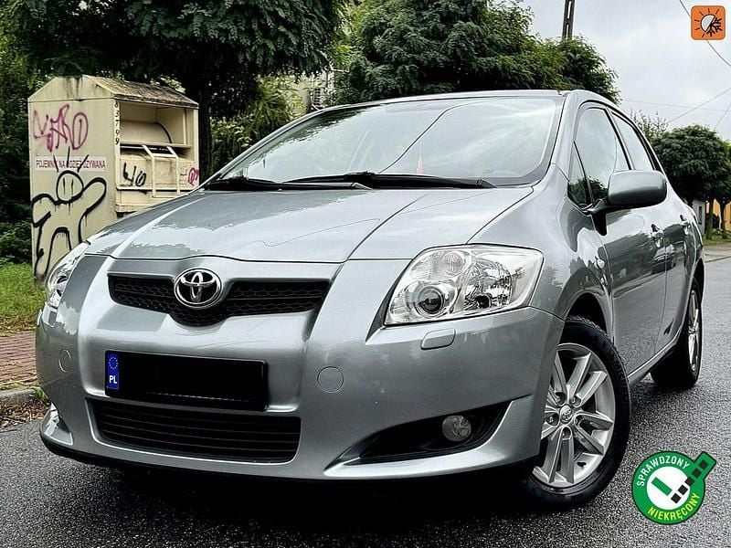 Szary (metalik) Używany 2009 Toyota Auris Hatchback | 12 900 zł (Uczciwa cena) - Obraz 1/4