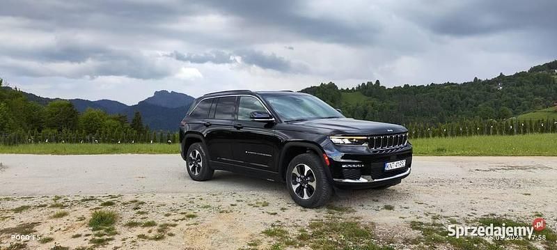 Czarny Używany 2024 Jeep Grand Cherokee SUV | 240 000 zł - Obraz 1/4