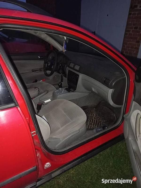 Czerwony Używany 1999 VW Passat Kombi | 2500 zł (Uczciwa cena) - Obraz 1/4