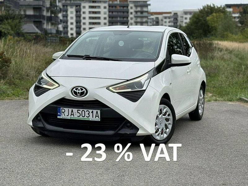 Biały Używany 2020 Toyota Aygo Hatchback | 39 900 zł (Uczciwa cena) - Obraz 1/4