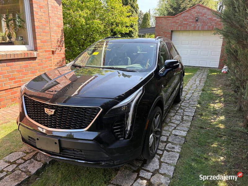 Używany 2022 Cadillac XT4 SUV | 61 900 zł - Obraz 1/4