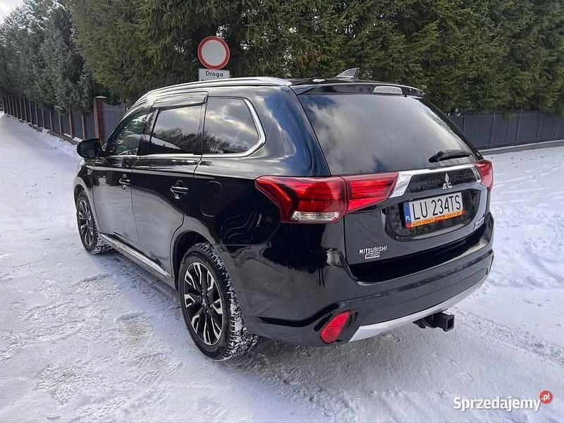 Używany Mitsubishi Outlander 2018 Czarny SUV