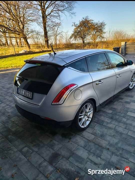 Używany Lancia Delta 2008 Srebrny Hatchback