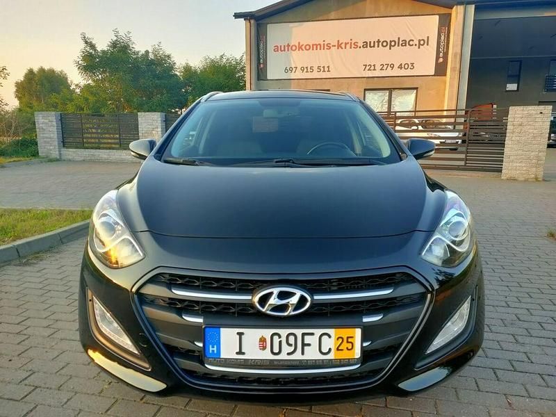 Używany Hyundai i30 110 KM (80 kW) 2015 Czarny (metalik) Kombi